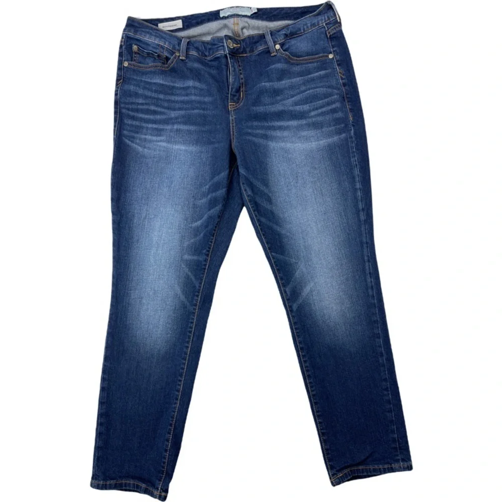 Torrid Women's Classic Skinny Boyfriend Jeans Size 16 R medium wash - Picture 2 of 12